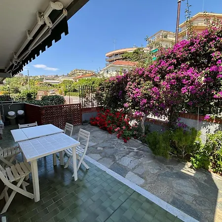 Apartman Casa Chicca 1km From The Sea And 2km From The Ariston San Remo